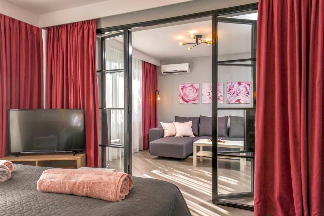 Rose One Bedroom Designer Apartment In City Centre By Flat Mаnager โซเฟีย ภายนอก รูปภาพ
